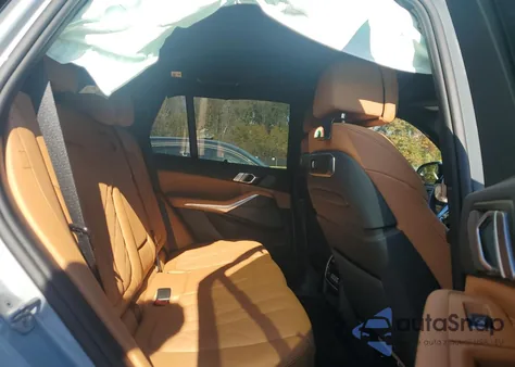 2025 BMW X5 xDrive40I z USA, uszkodzony, nr VIN 5UX23EU09S9Y77946